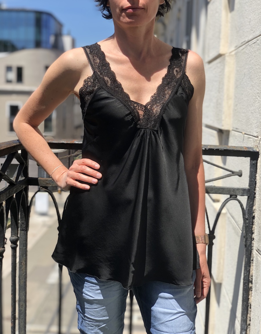 TOP DENTELLE NOIR V